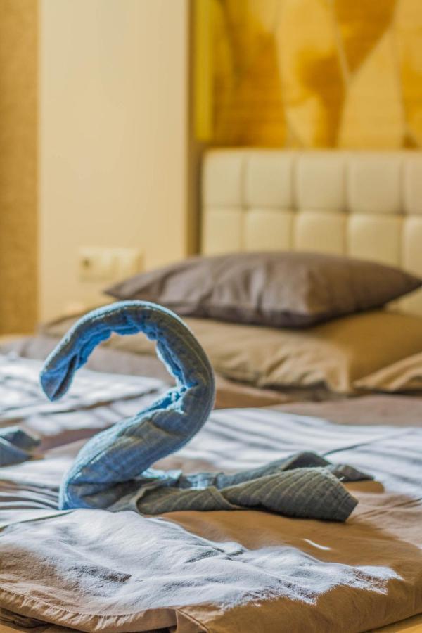 Chain Bridge Studio Apartment Budapest Bagian luar foto