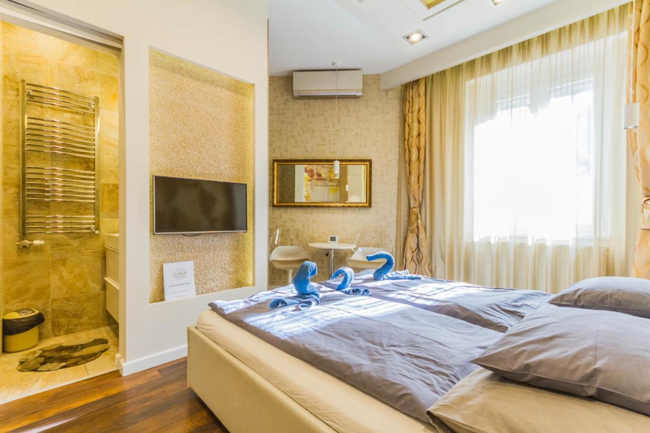 Chain Bridge Studio Apartment Budapest Bagian luar foto