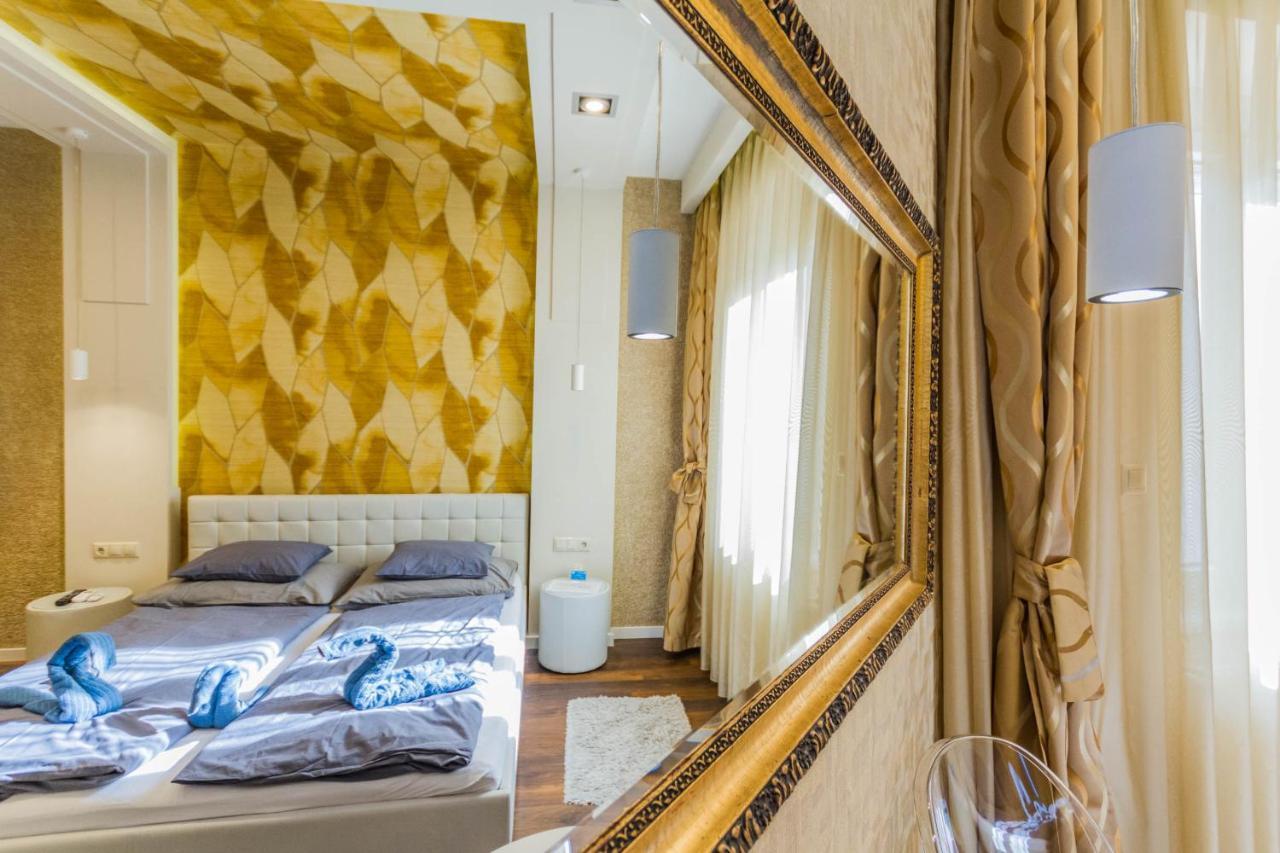 Chain Bridge Studio Apartment Budapest Bagian luar foto