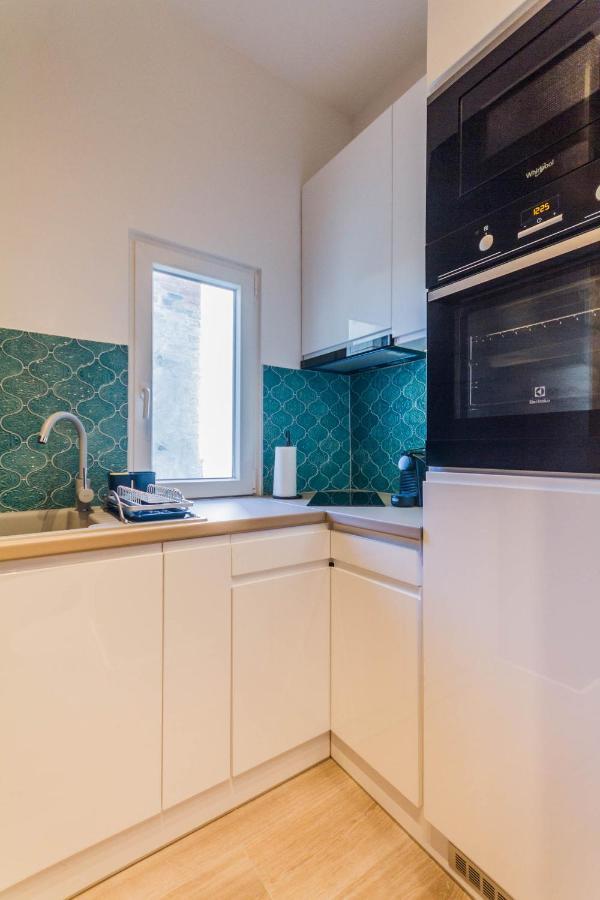 Chain Bridge Studio Apartment Budapest Bagian luar foto