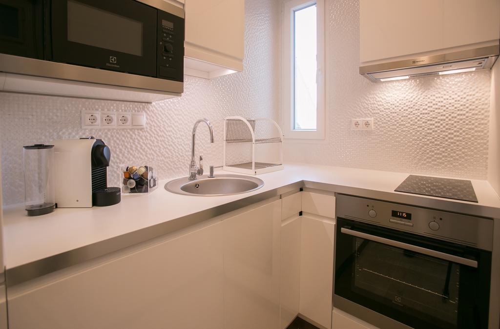 Chain Bridge Studio Apartment Budapest Bagian luar foto
