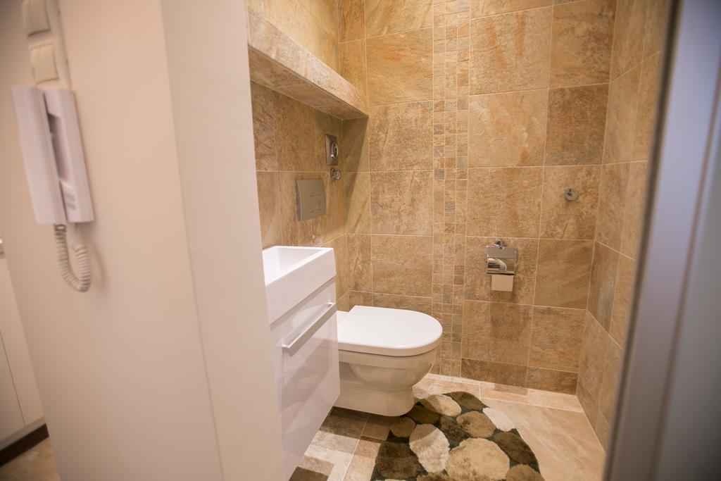 Chain Bridge Studio Apartment Budapest Bagian luar foto