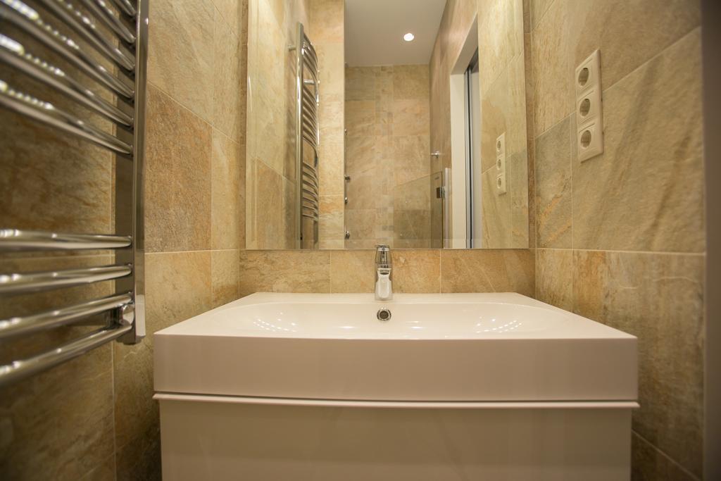 Chain Bridge Studio Apartment Budapest Bagian luar foto